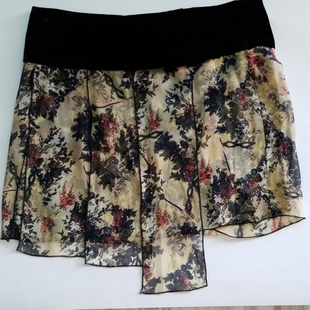Diane von Furstenberg Avant Garde Adolphine Designer Silk Wrap Skirt Size 6